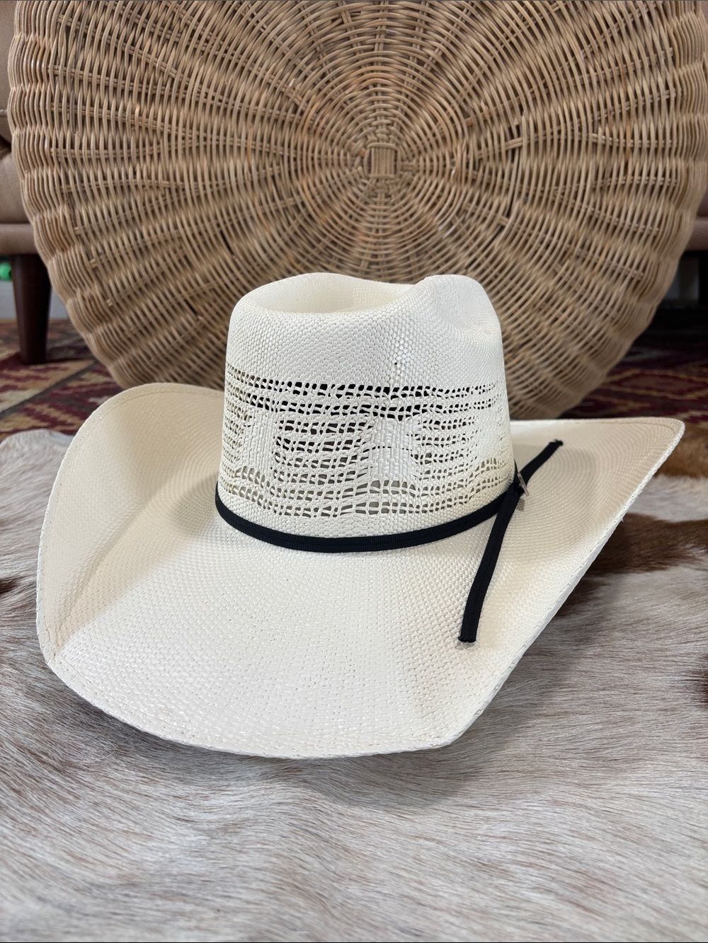 Resistol Cody Johnson straw, cowboy hat size 7 1/8 cojo vaquero